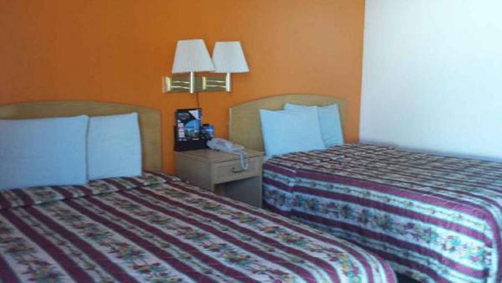 Avalon Motel Early Room photo